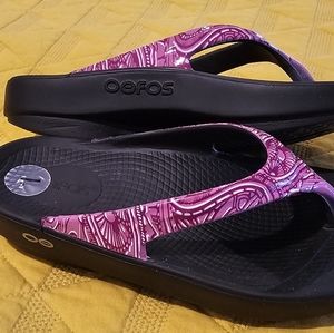 Oofos OOlala flip flop women's size 7
